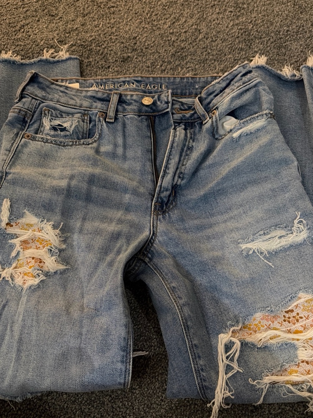 American Eagle Outfitters Women's Distressed Light Blue Jeans